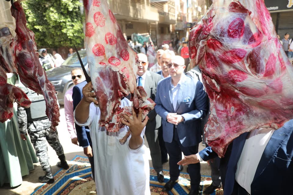 ضمن سلسلة معارضأضحى مبارك  محافظ بني سويف يفتتح أول معرض للحوم والسلع الغذائية بمركز ناصر