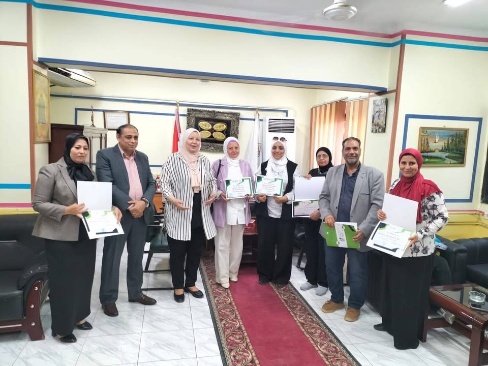 وكيل وزارة التعليم تكرم الطلاب  المشاركين في المسابقة الوطنية لشباب المبتكرين