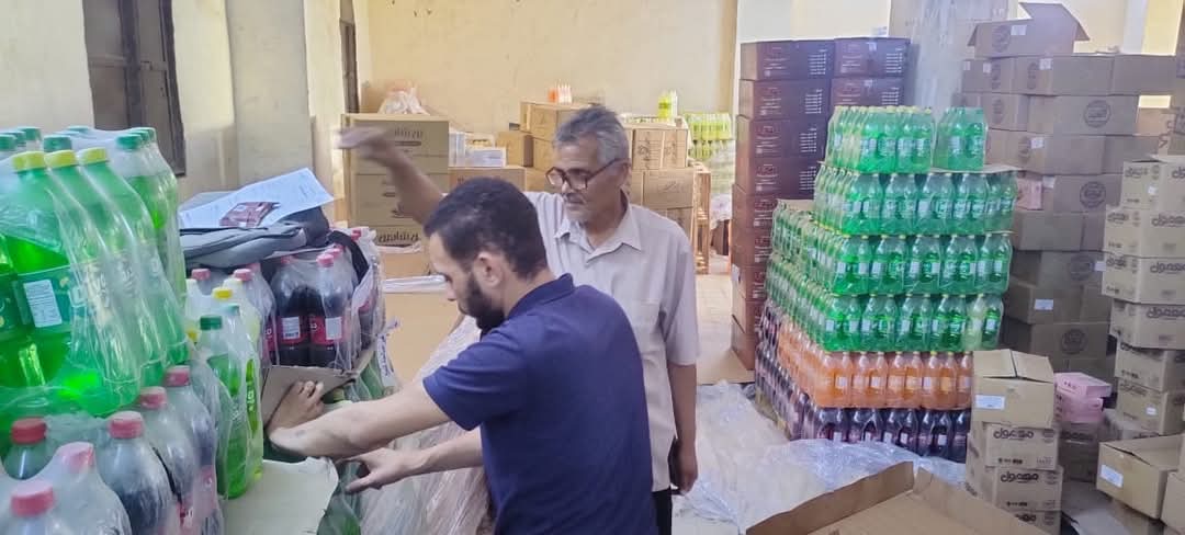 ضبط كميات كبيرة من المشروبات الغازية منتهية الصلاحية في بني سويف