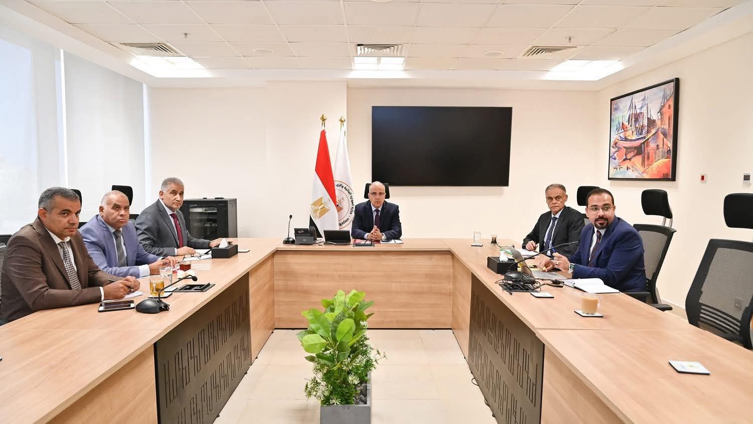 وزير الري يوجه باستمرار أعمال الصيانة لمحطات الرفع في بني سويف والمنيا