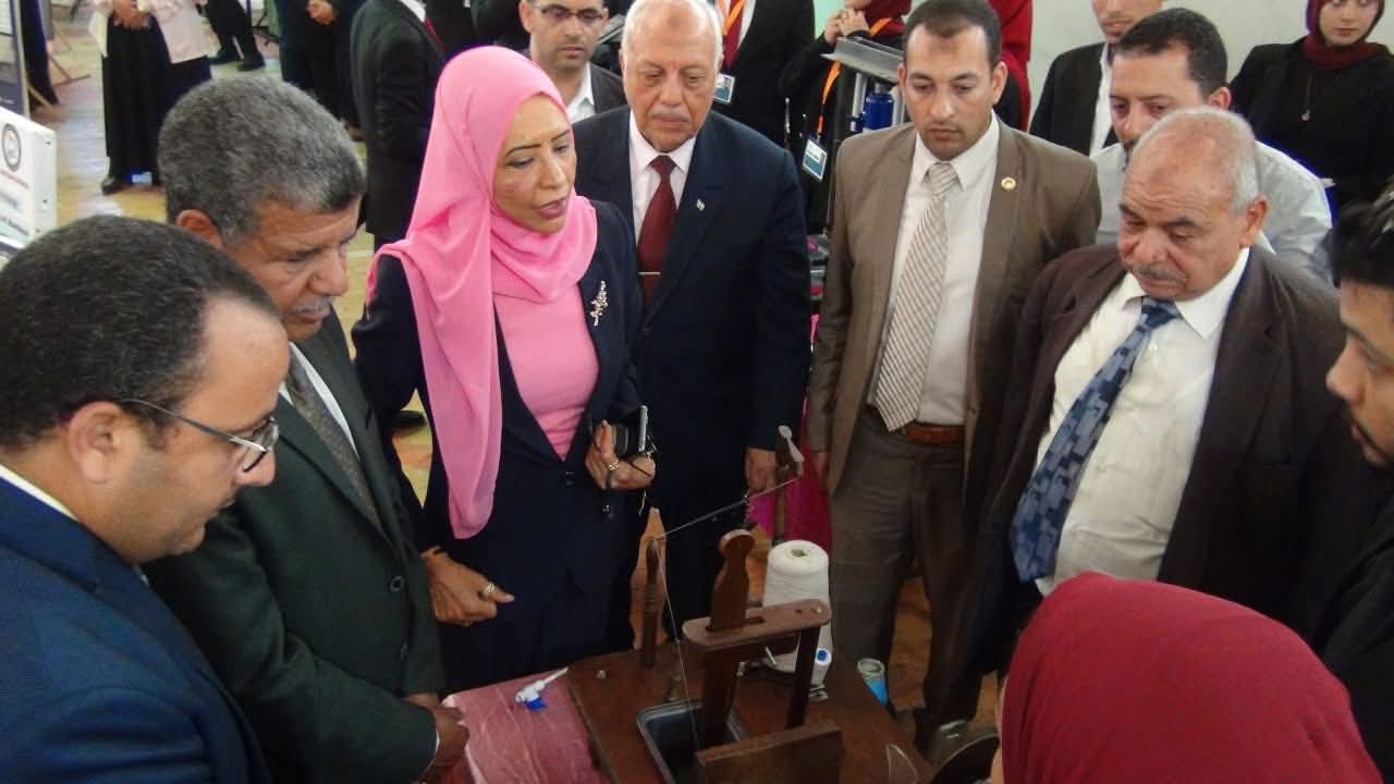 انطلاق فعاليات المعرض السنوي الثاني للمشروعات الابتكارية بكلية التكنولوجيا والتعليم